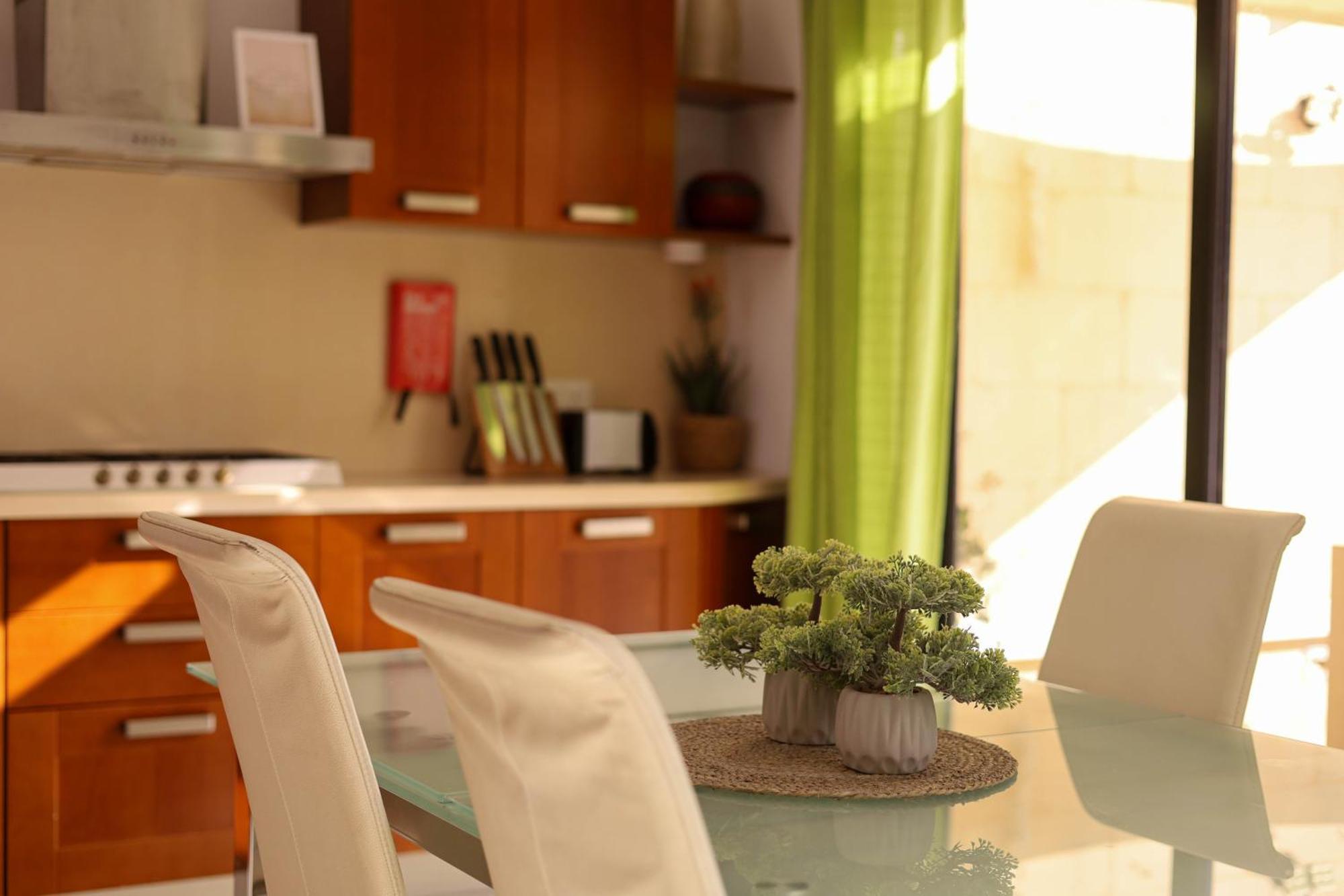 Seafront Duplex Penthouse With Terrace Overlooking Xlendi Bay ภายนอก รูปภาพ