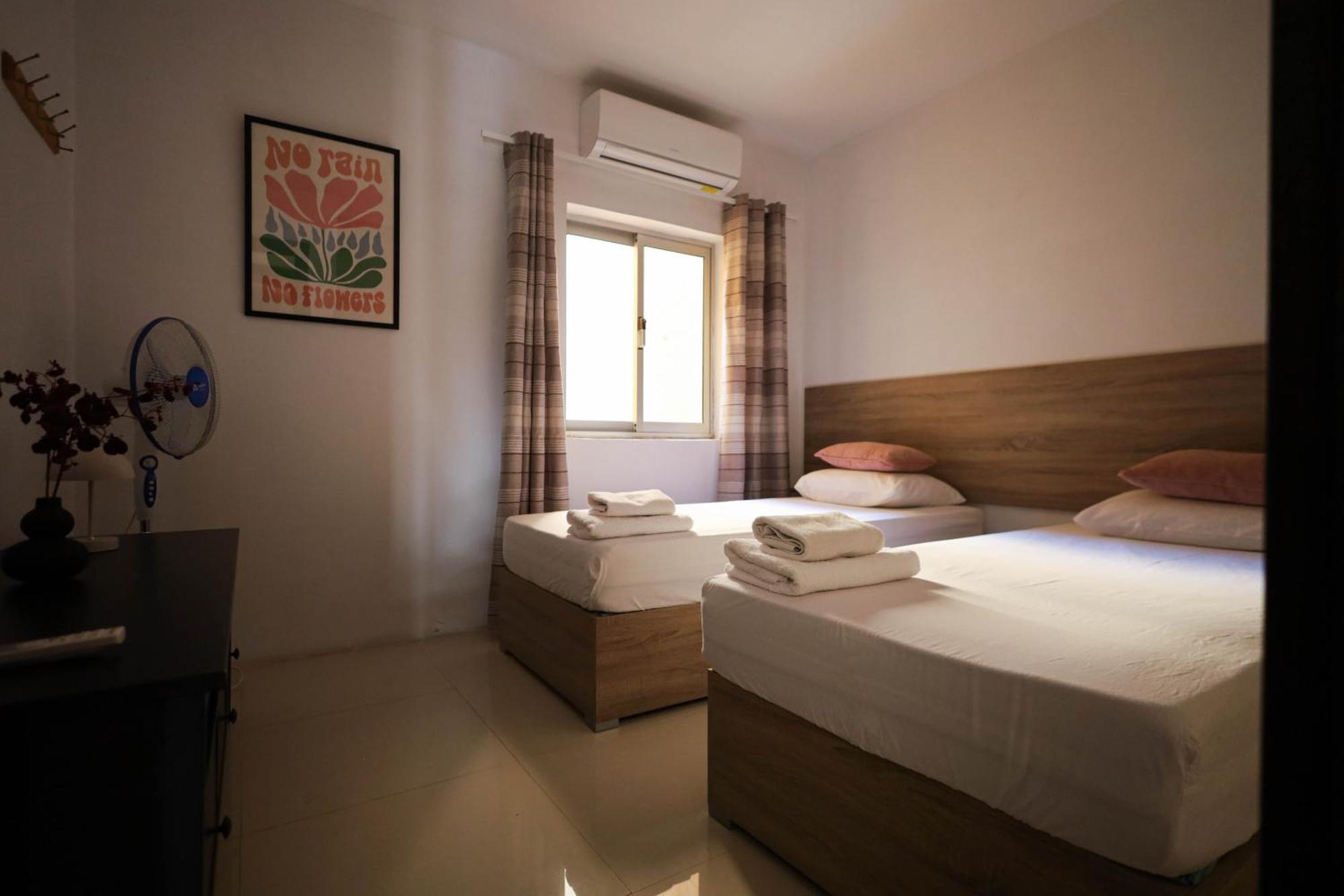 Seafront Duplex Penthouse With Terrace Overlooking Xlendi Bay ภายนอก รูปภาพ