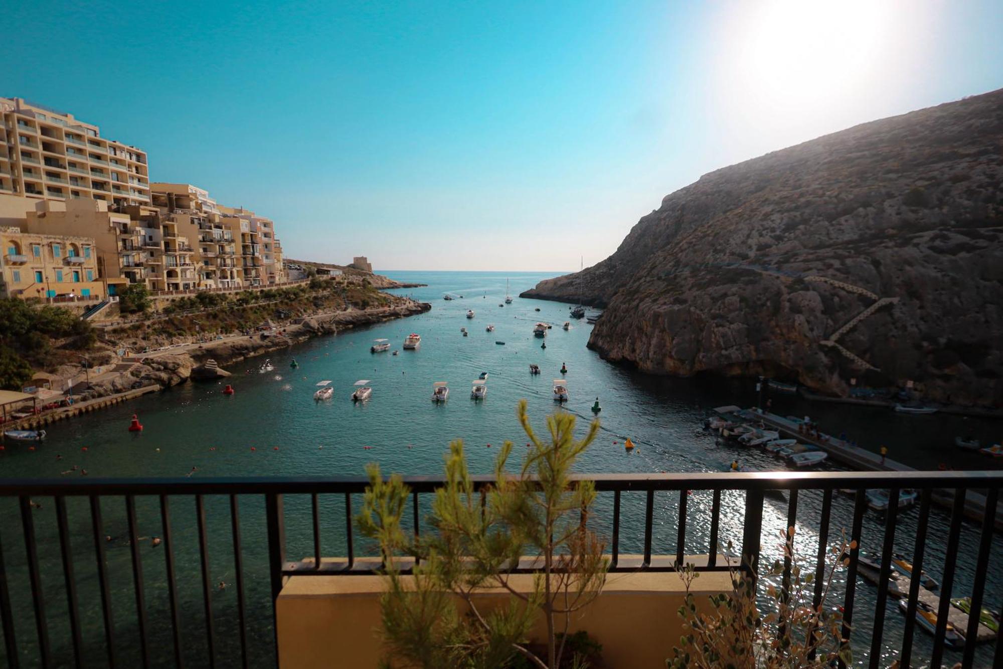Seafront Duplex Penthouse With Terrace Overlooking Xlendi Bay ภายนอก รูปภาพ