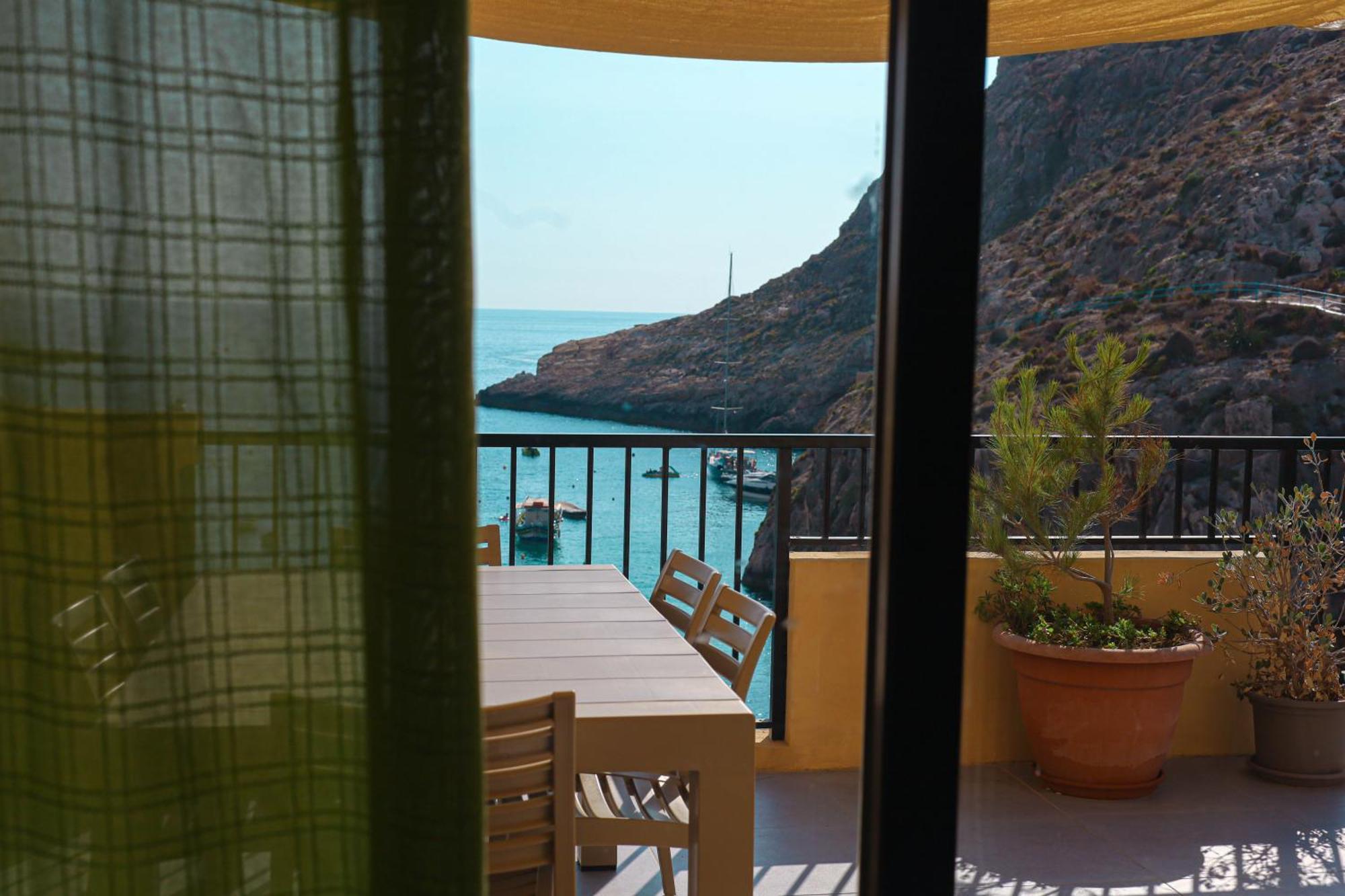 Seafront Duplex Penthouse With Terrace Overlooking Xlendi Bay ภายนอก รูปภาพ