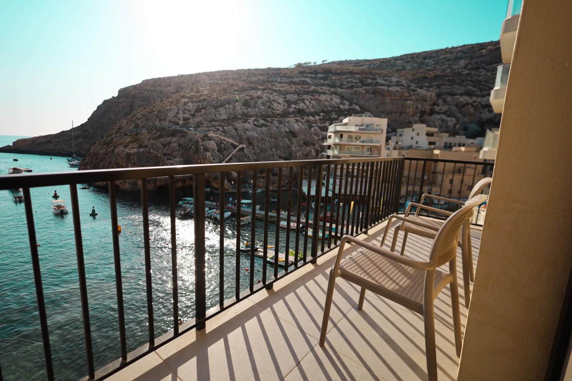 Seafront Duplex Penthouse With Terrace Overlooking Xlendi Bay ภายนอก รูปภาพ